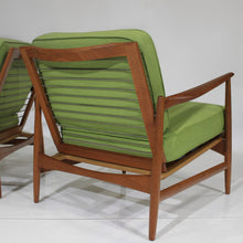 Load image into Gallery viewer, Pair of Mid-Century Modern danish Lounge Chairs by Kofod Larsen for Selig
