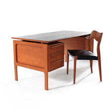 Load image into Gallery viewer, Møller Model 71 Chair