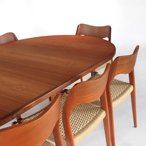 Niels Otto Møller Dining Set Model 71 and 55 Chairs with Møller Table