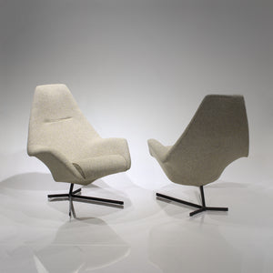 Rare Peter Hoyte ‘PH6‘ Cantilever Lounge Chairs in Knoll Bouclé - A Pair