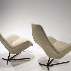 Rare Peter Hoyte ‘PH6‘ Cantilever Lounge Chairs in Knoll Bouclé - A Pair